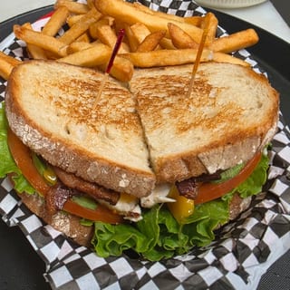 Cluck'n BLT